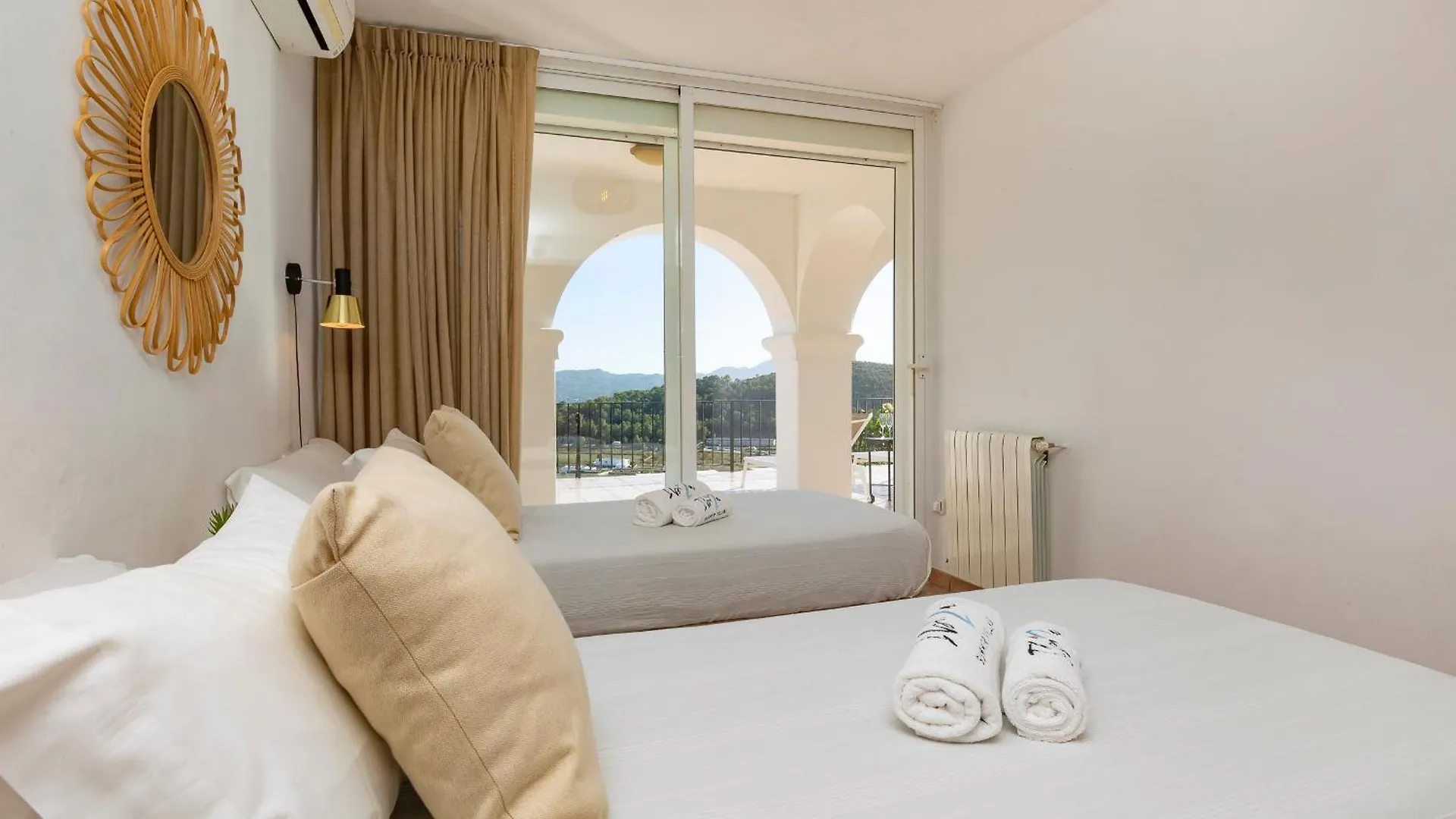 Villa Near San Antonio Sleeps 11
