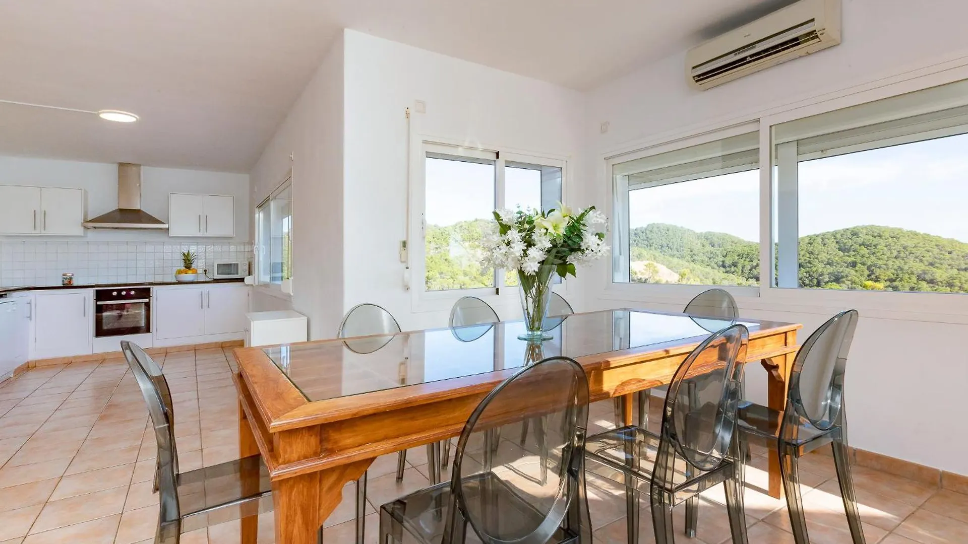 Villa Near San Antonio Sleeps 11