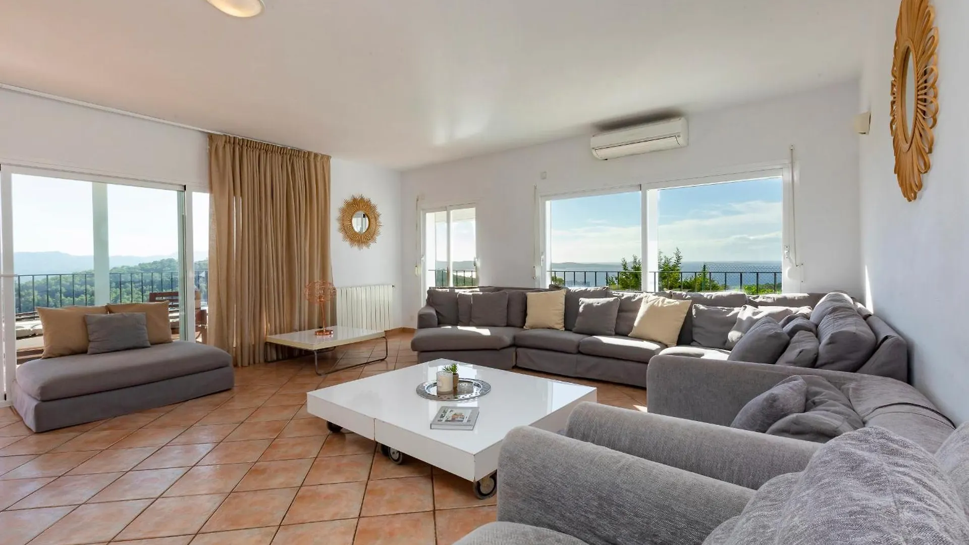 Villa Near San Antonio Sleeps 11 San Antonio (Ibiza)