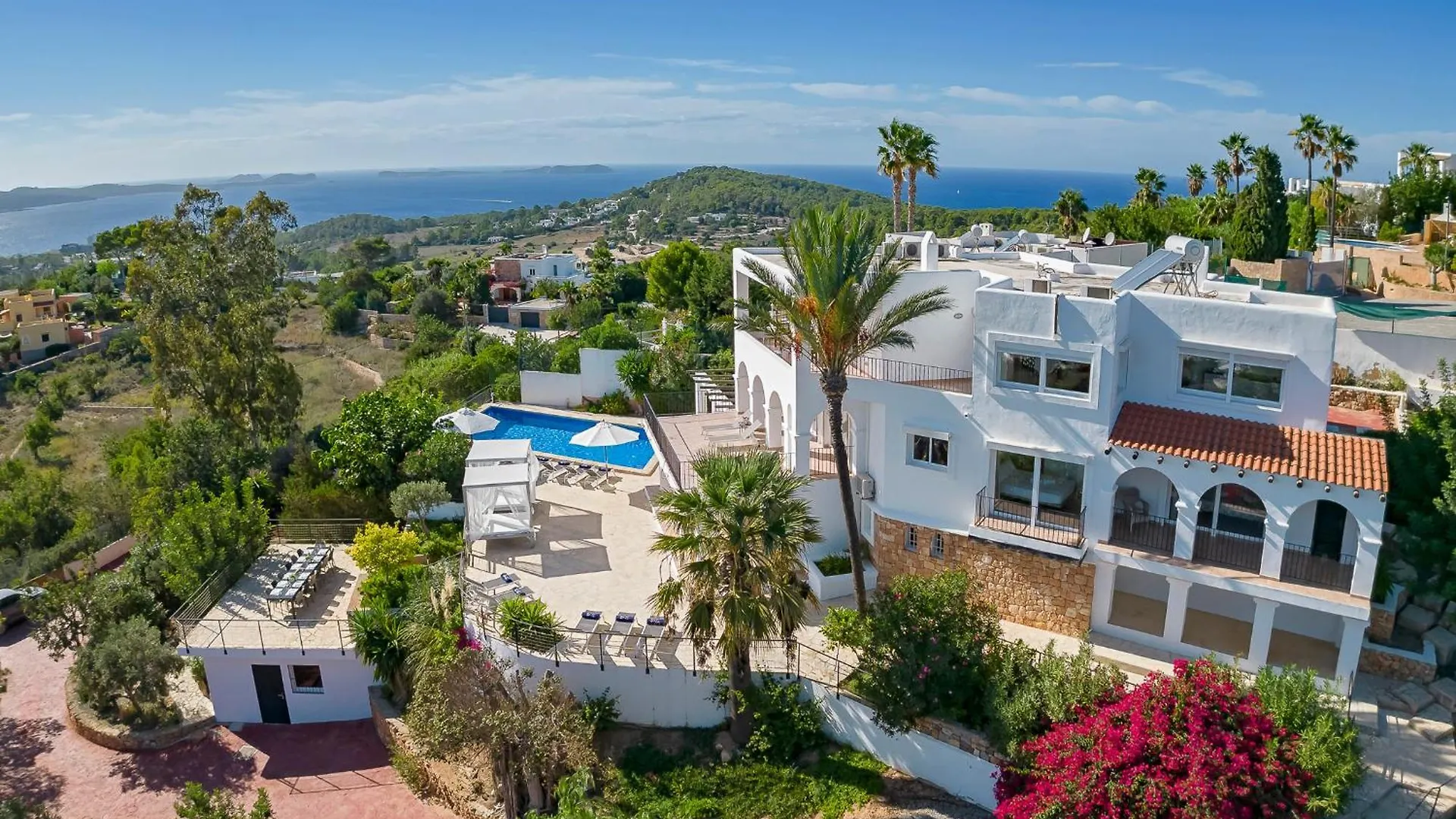 Villa Near San Antonio Sleeps 11