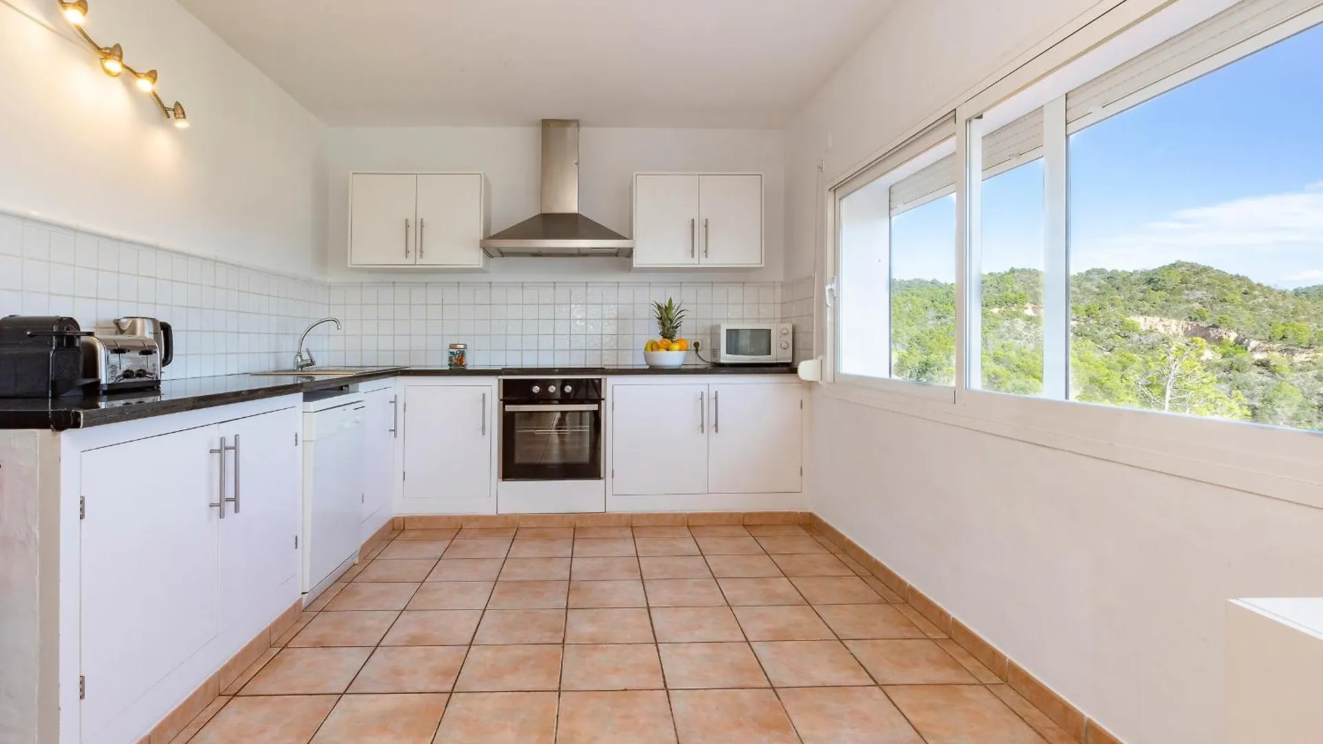 Villa Near San Antonio Sleeps 11